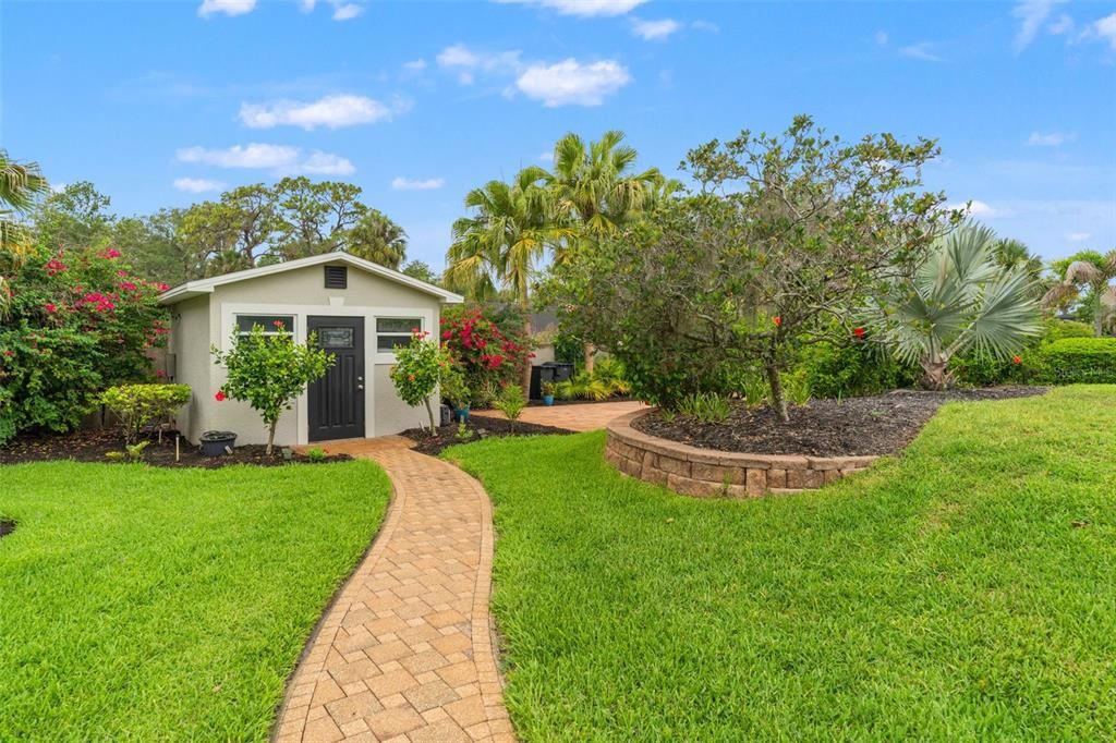 For Sale: $1,350,000 (4 beds, 3 baths, 3745 Square Feet)