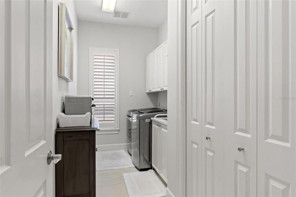 For Sale: $1,350,000 (4 beds, 3 baths, 3745 Square Feet)