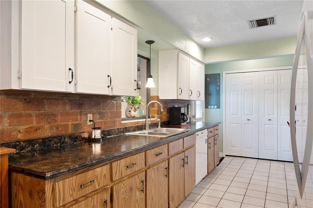For Sale: $339,500 (4 beds, 3 baths, 2135 Square Feet)