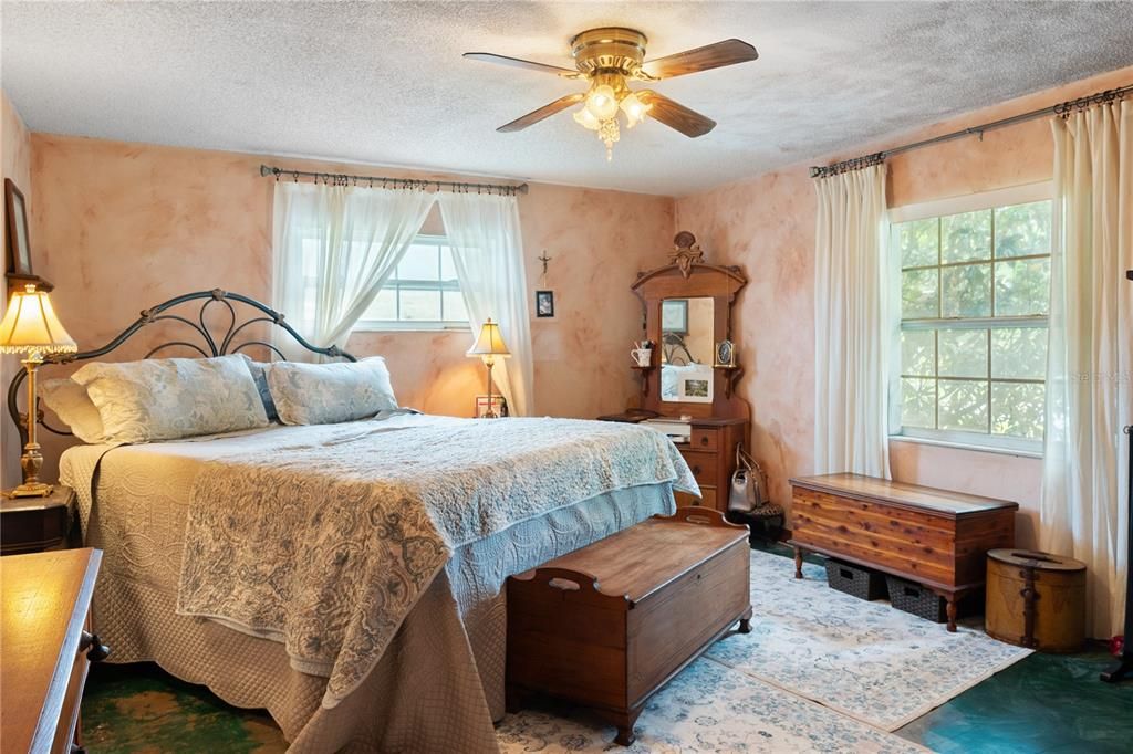 For Sale: $339,500 (4 beds, 3 baths, 2135 Square Feet)