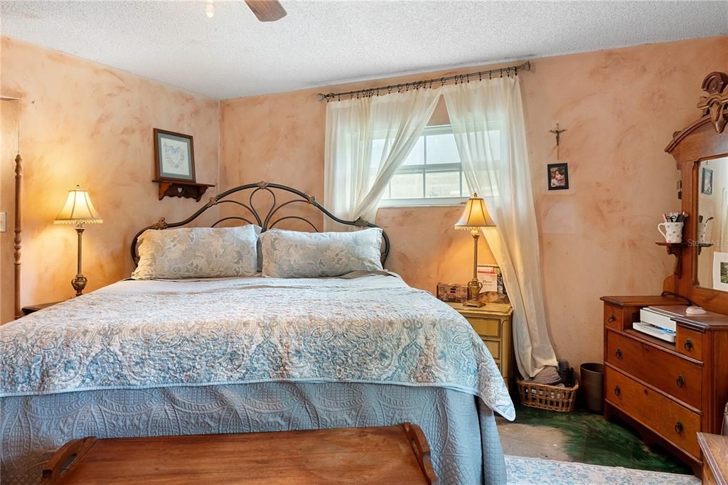 For Sale: $339,500 (4 beds, 3 baths, 2135 Square Feet)