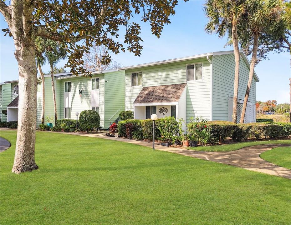 For Sale: $106,000 (2 beds, 2 baths, 1138 Square Feet)