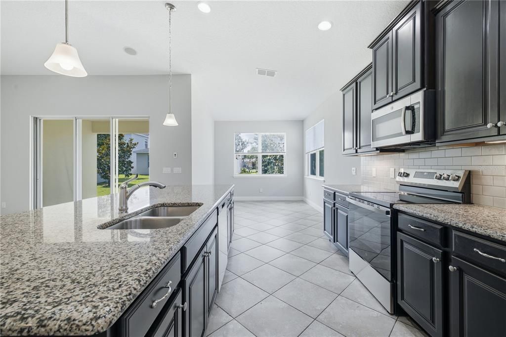 For Sale: $635,000 (4 beds, 2 baths, 2634 Square Feet)