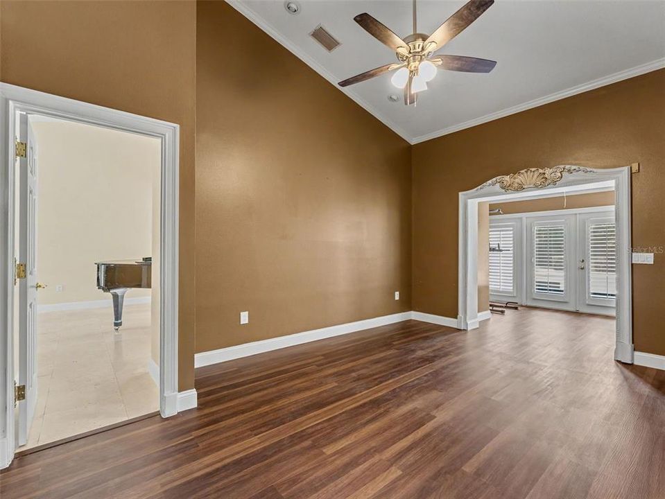 For Sale: $625,000 (4 beds, 2 baths, 2860 Square Feet)