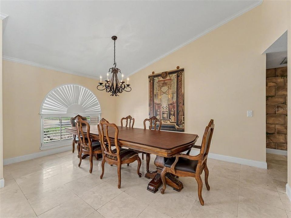 For Sale: $625,000 (4 beds, 2 baths, 2860 Square Feet)