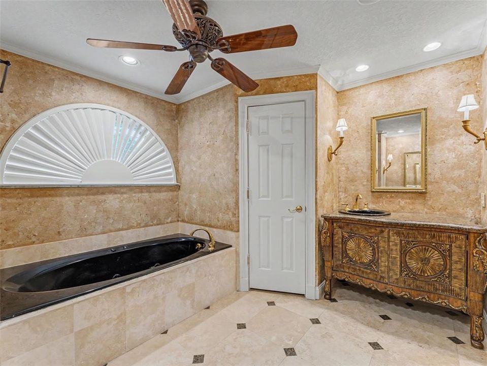For Sale: $625,000 (4 beds, 2 baths, 2860 Square Feet)