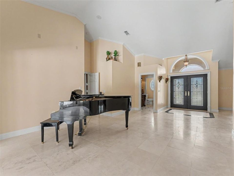 For Sale: $625,000 (4 beds, 2 baths, 2860 Square Feet)