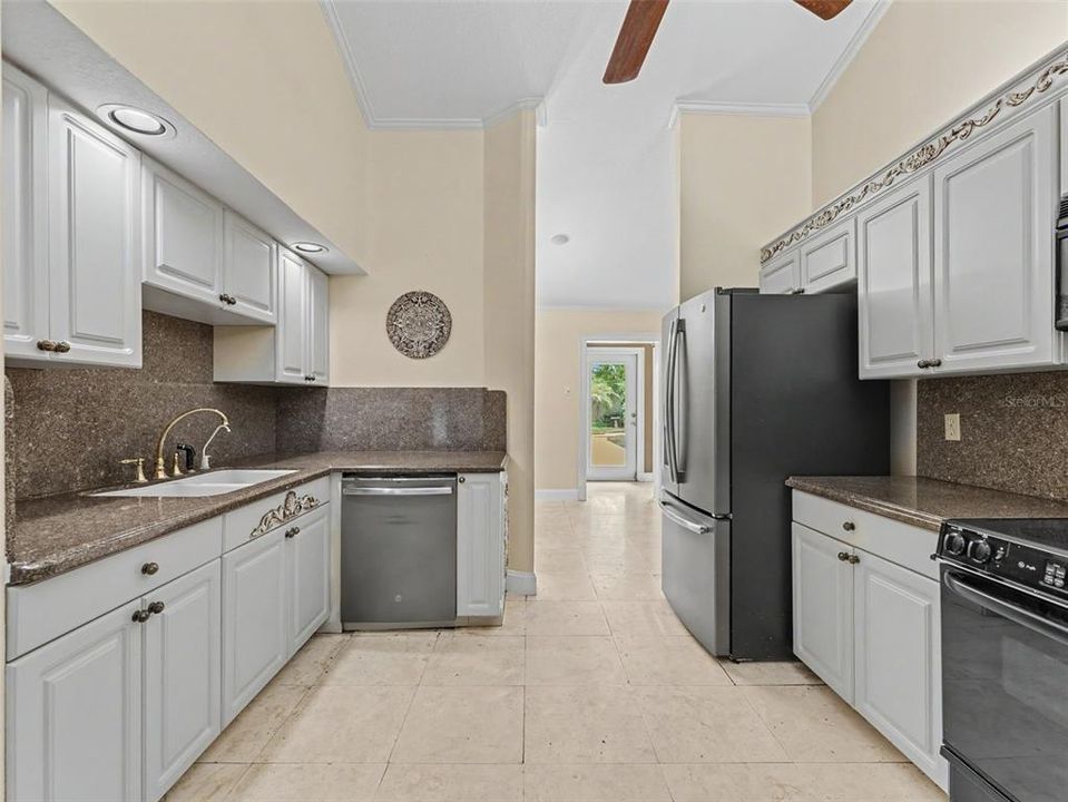 For Sale: $625,000 (4 beds, 2 baths, 2860 Square Feet)