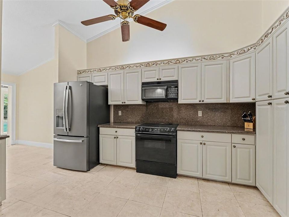 For Sale: $625,000 (4 beds, 2 baths, 2860 Square Feet)