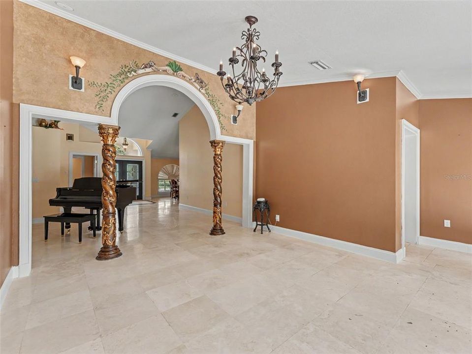 For Sale: $625,000 (4 beds, 2 baths, 2860 Square Feet)