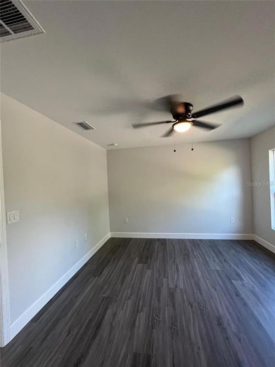 For Rent: $1,950 (3 beds, 2 baths, 1270 Square Feet)