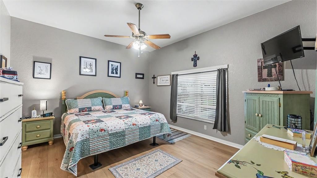 For Sale: $300,000 (2 beds, 2 baths, 1729 Square Feet)