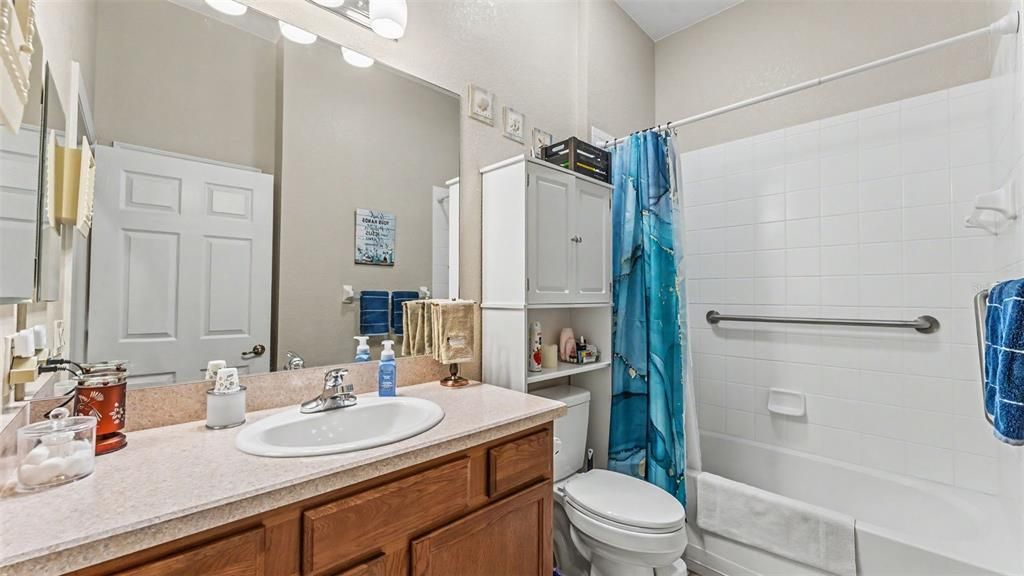 For Sale: $300,000 (2 beds, 2 baths, 1729 Square Feet)