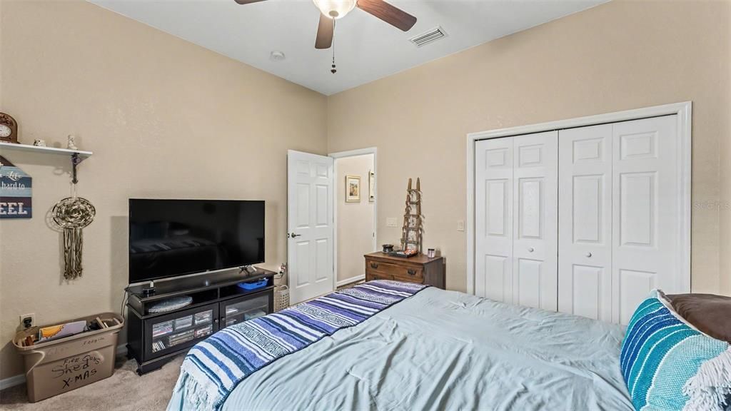 For Sale: $300,000 (2 beds, 2 baths, 1729 Square Feet)