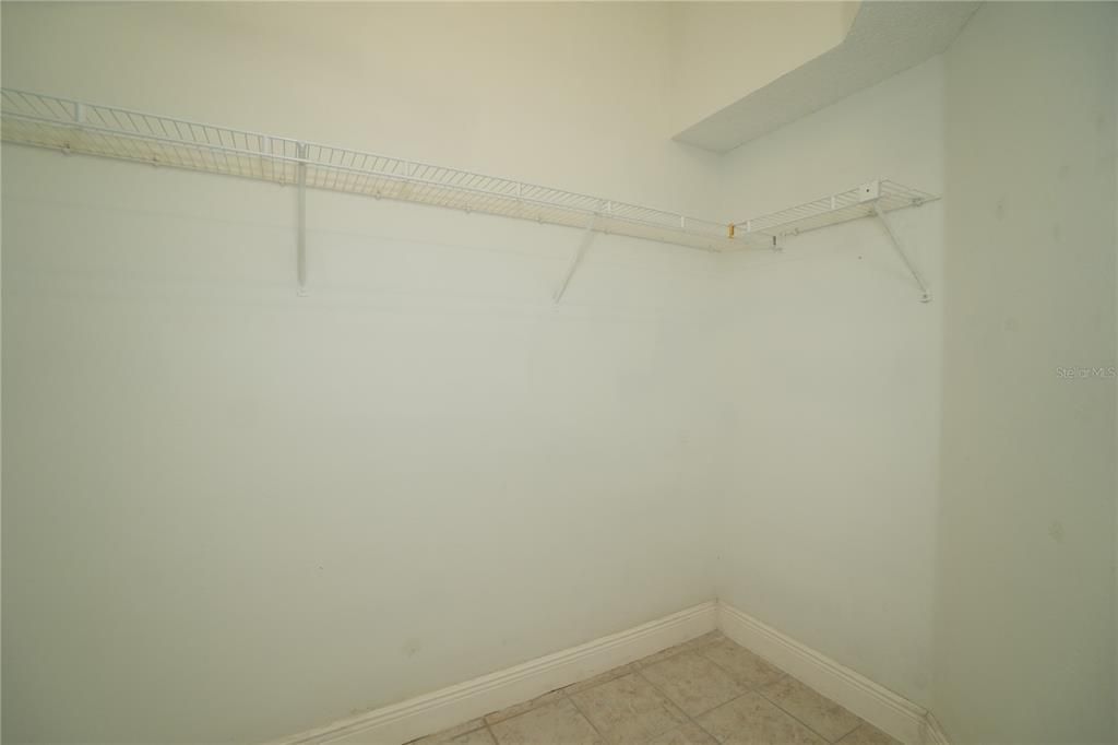 For Rent: $1,999 (3 beds, 2 baths, 1554 Square Feet)