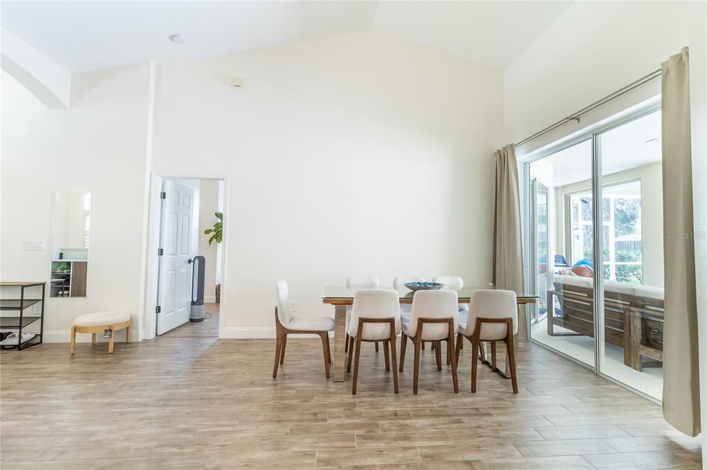 В аренду: $4,200 (4 спален, 3 ванн, 2203 Квадратных фут)