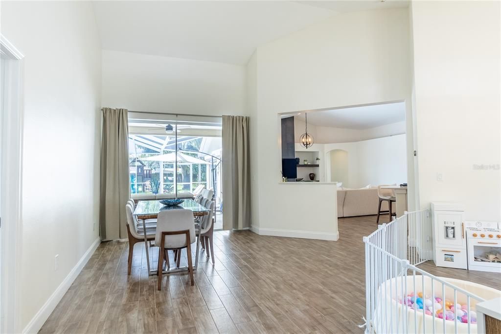 В аренду: $4,200 (4 спален, 3 ванн, 2203 Квадратных фут)