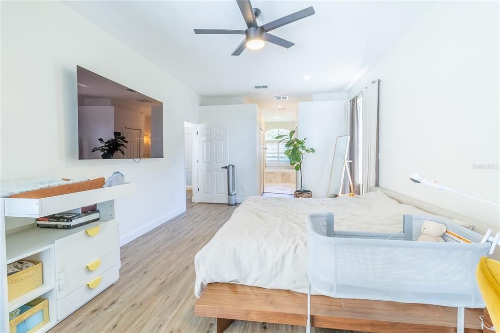 В аренду: $4,200 (4 спален, 3 ванн, 2203 Квадратных фут)