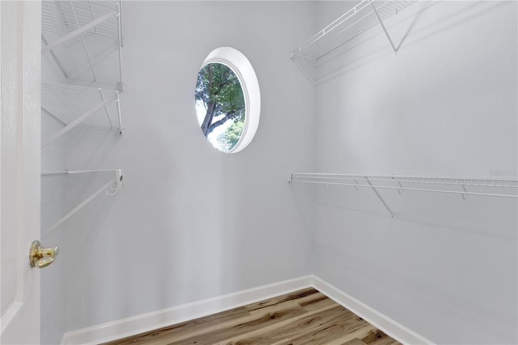 For Sale: $725,000 (4 beds, 4 baths, 3490 Square Feet)