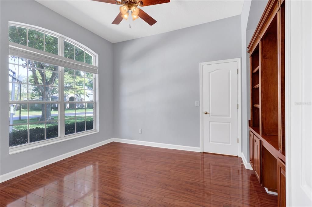 For Sale: $725,000 (4 beds, 4 baths, 3490 Square Feet)