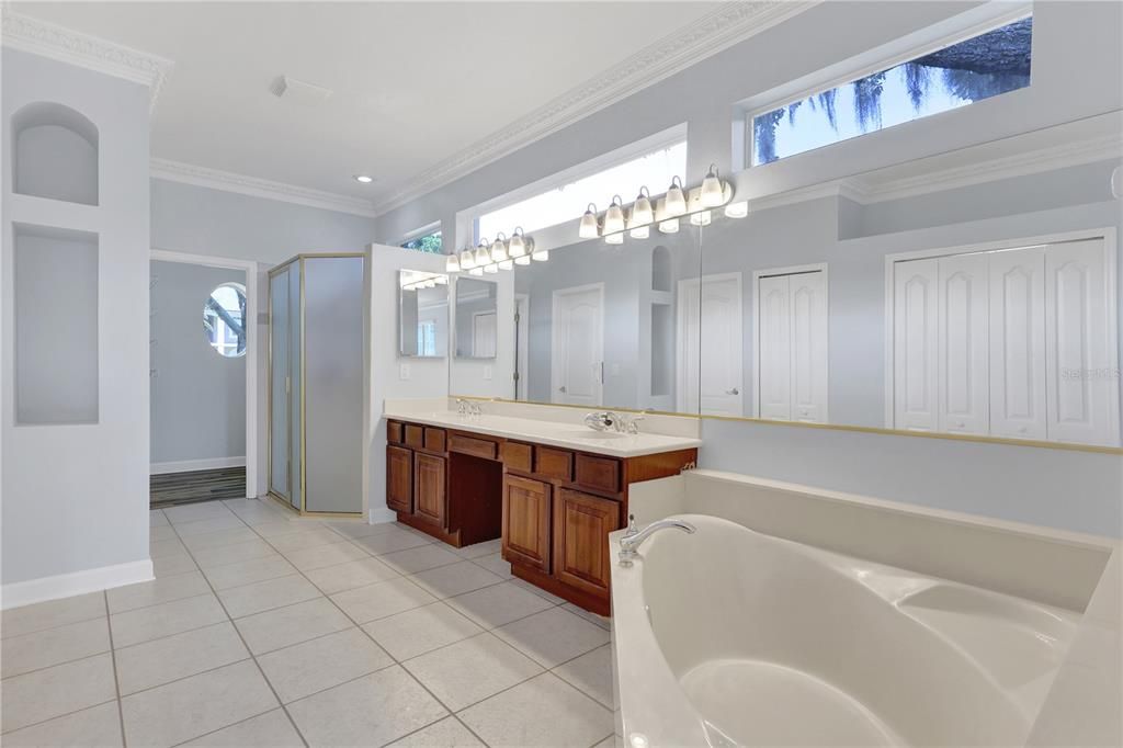 For Sale: $725,000 (4 beds, 4 baths, 3490 Square Feet)