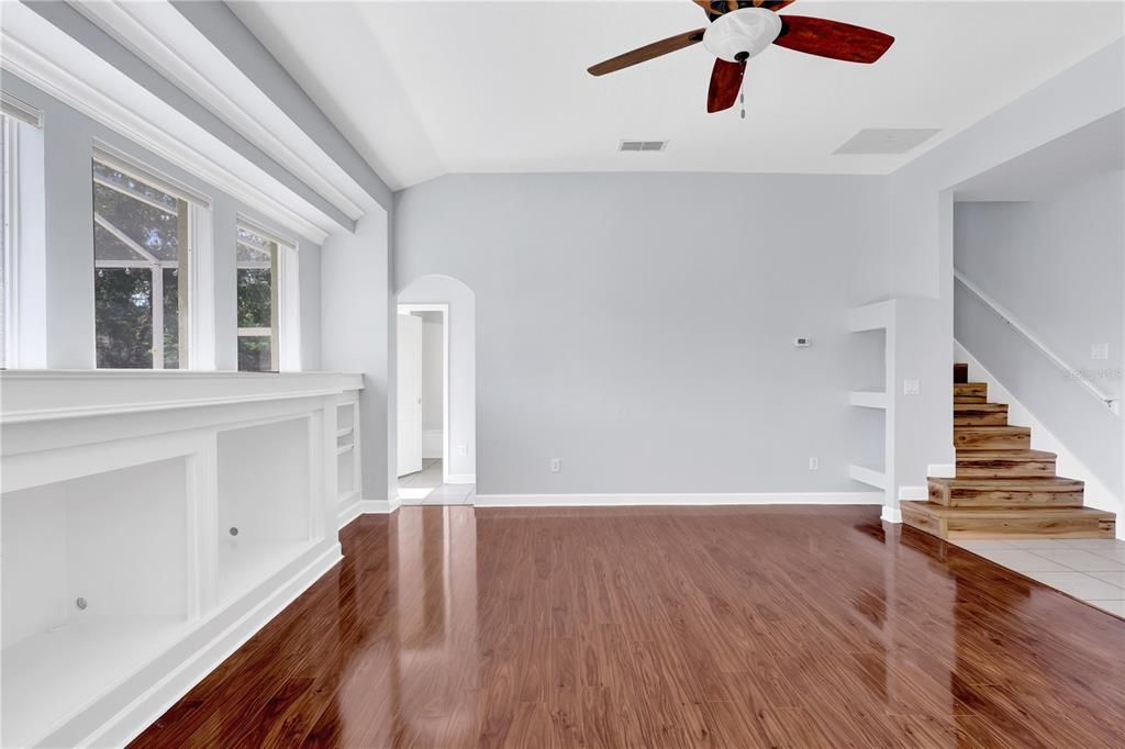 For Sale: $725,000 (4 beds, 4 baths, 3490 Square Feet)