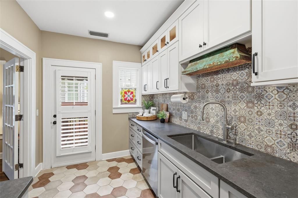 For Sale: $1,595,000 (3 beds, 3 baths, 2212 Square Feet)