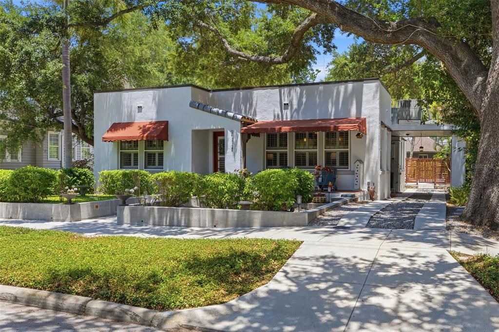 For Sale: $1,595,000 (3 beds, 3 baths, 2212 Square Feet)