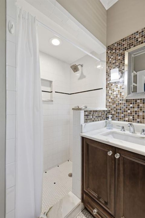For Sale: $1,595,000 (3 beds, 3 baths, 2212 Square Feet)