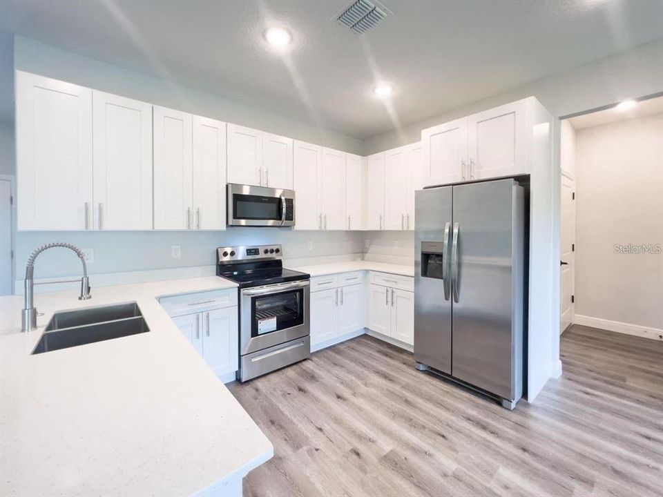 For Rent: $2,497 (4 beds, 2 baths, 1694 Square Feet)