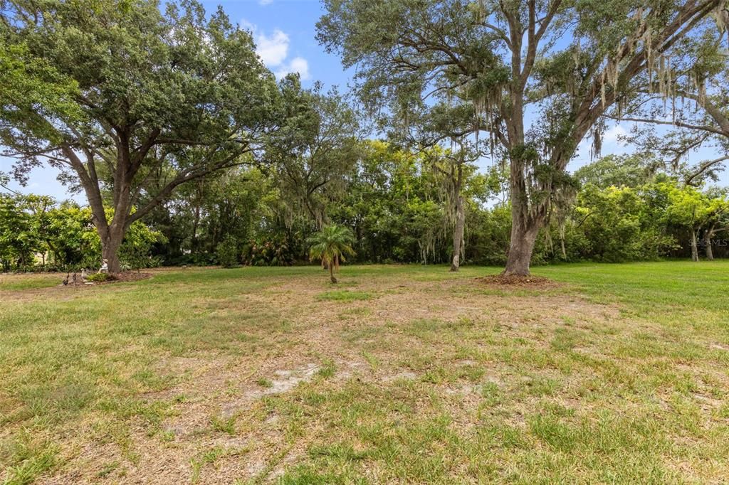 For Sale: $239,800 (2 beds, 2 baths, 1155 Square Feet)
