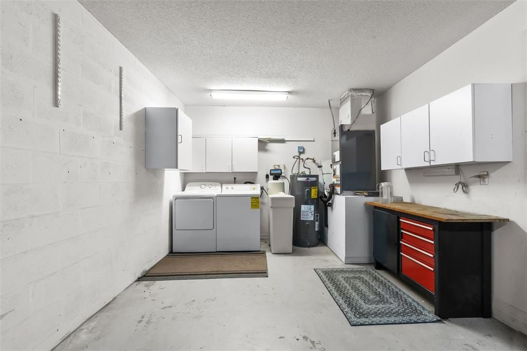 For Sale: $239,800 (2 beds, 2 baths, 1155 Square Feet)