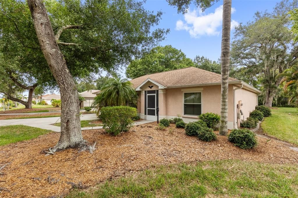 For Sale: $239,800 (2 beds, 2 baths, 1155 Square Feet)