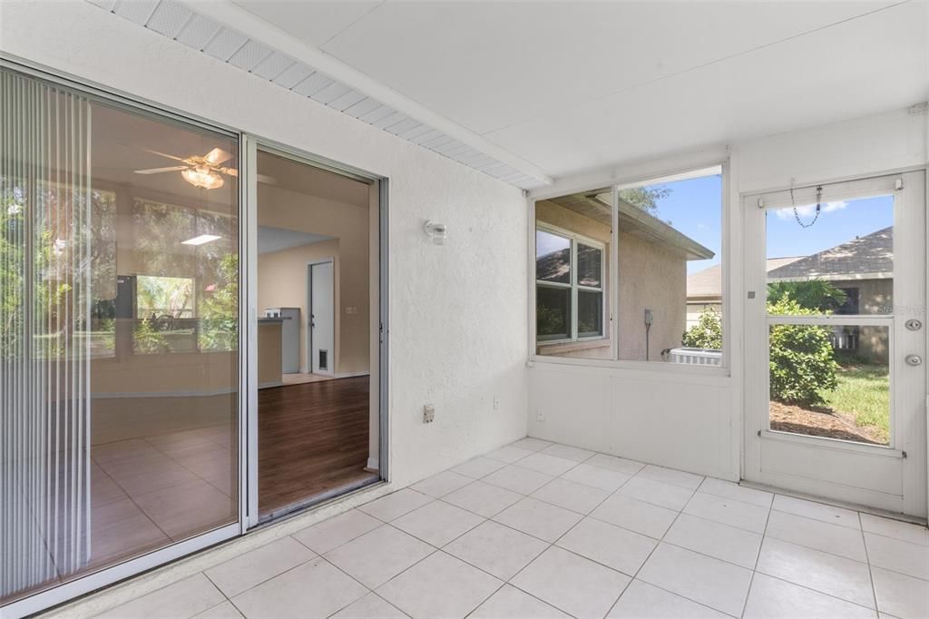 For Sale: $239,800 (2 beds, 2 baths, 1155 Square Feet)