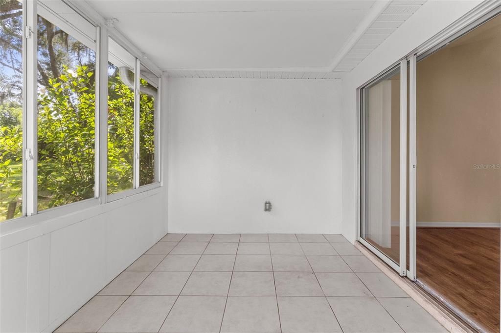 For Sale: $239,800 (2 beds, 2 baths, 1155 Square Feet)