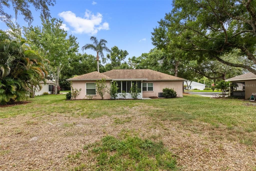 For Sale: $239,800 (2 beds, 2 baths, 1155 Square Feet)