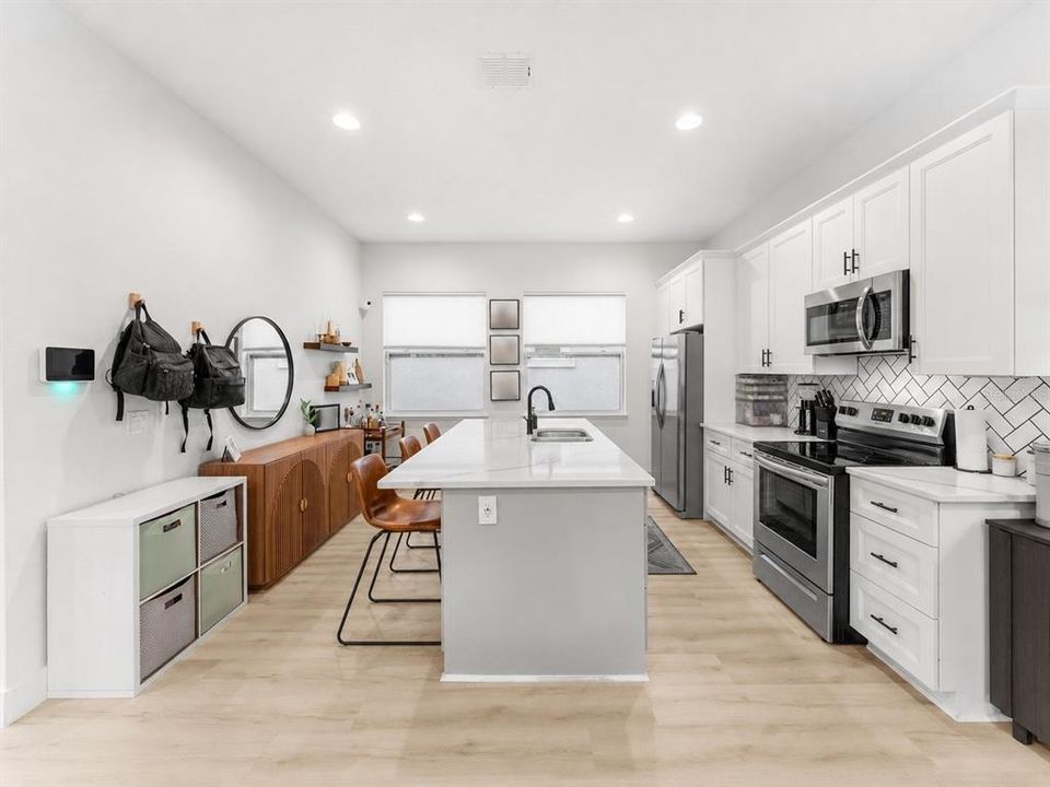 En Venta: $699,000 (3 camas, 2 baños, 1787 Pies cuadrados)