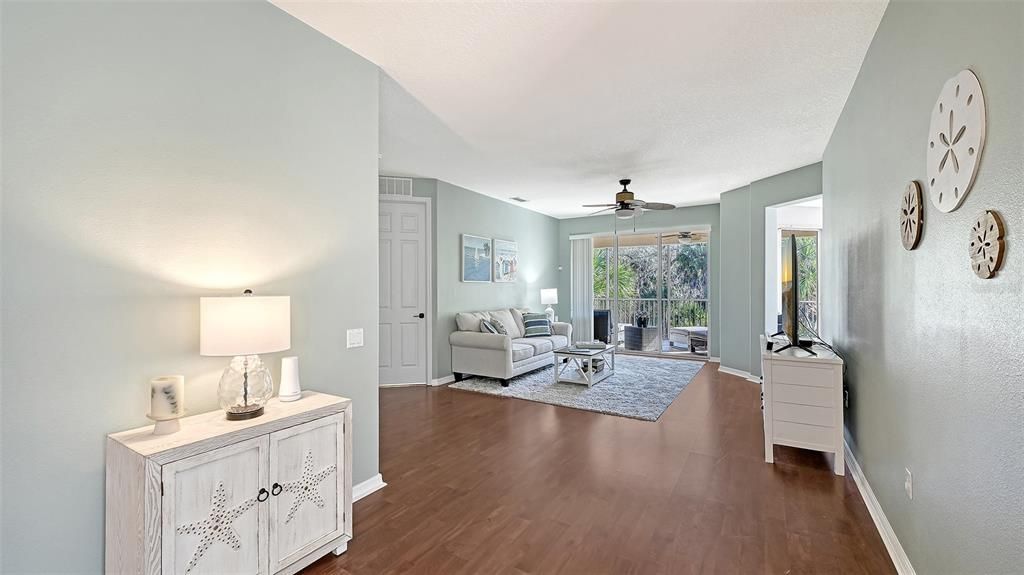 For Rent: $2,750 (3 beds, 2 baths, 2045 Square Feet)