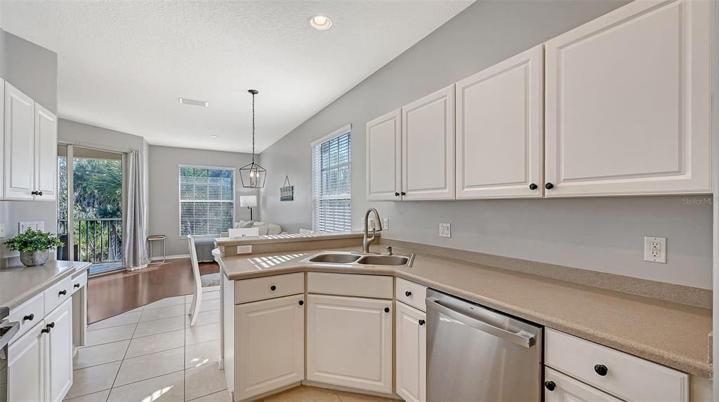 For Rent: $2,750 (3 beds, 2 baths, 2045 Square Feet)