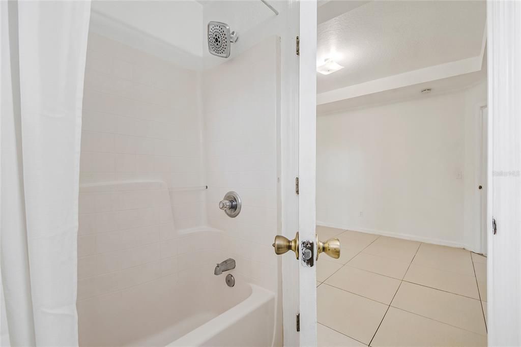 For Sale: $245,000 (3 beds, 2 baths, 1094 Square Feet)