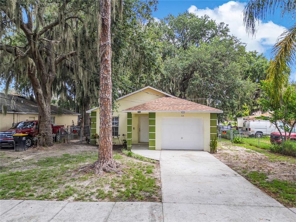 For Sale: $245,000 (3 beds, 2 baths, 1094 Square Feet)