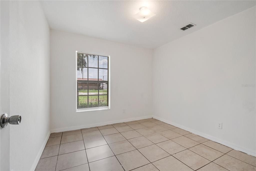 For Sale: $245,000 (3 beds, 2 baths, 1094 Square Feet)