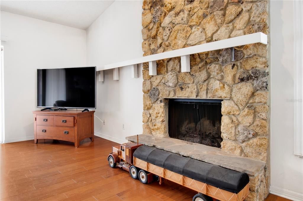For Sale: $524,900 (3 beds, 2 baths, 1893 Square Feet)