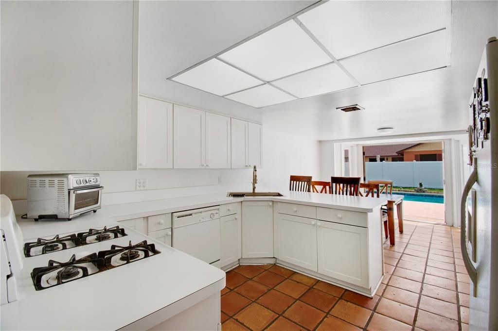 For Sale: $524,900 (3 beds, 2 baths, 1893 Square Feet)