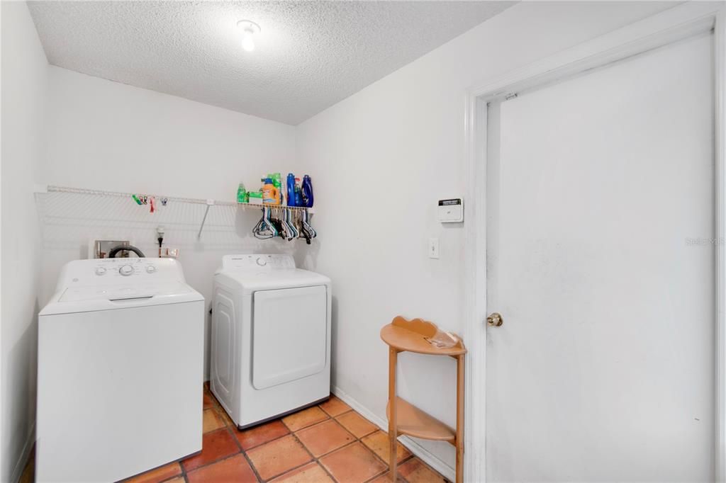 For Sale: $524,900 (3 beds, 2 baths, 1893 Square Feet)