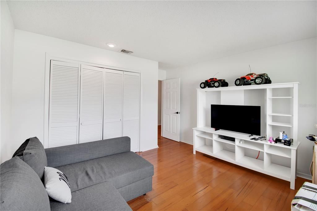 For Sale: $524,900 (3 beds, 2 baths, 1893 Square Feet)