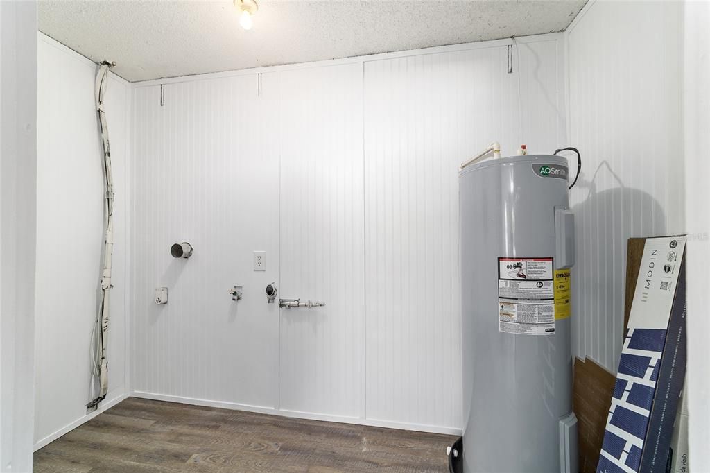 For Sale: $244,900 (3 beds, 2 baths, 1350 Square Feet)