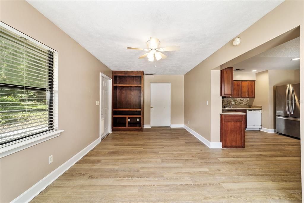 For Sale: $244,900 (3 beds, 2 baths, 1350 Square Feet)