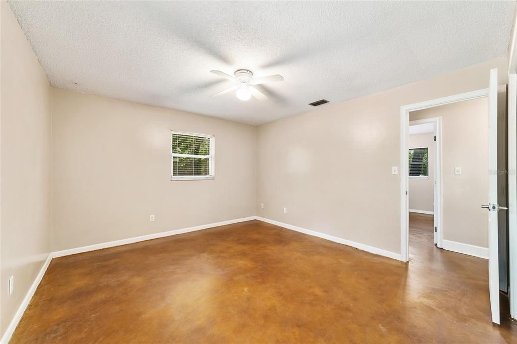 For Sale: $244,900 (3 beds, 2 baths, 1350 Square Feet)
