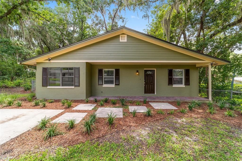 For Sale: $244,900 (3 beds, 2 baths, 1350 Square Feet)
